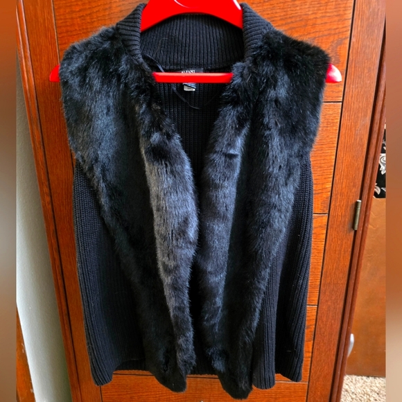 Like New Alfani petite Fur collar sweater vest. - Picture 1 of 4